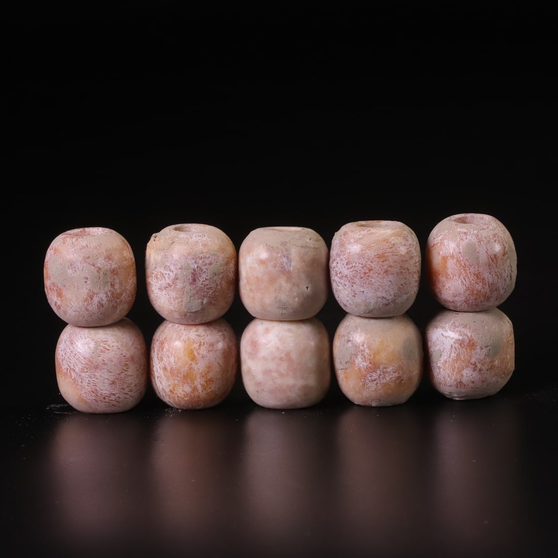 A Set of Exquisite Gaogu Jade Round beads: A Set of Exquisite Gaogu Jade Round beads,Ancient Time, China,Size:0.7in,Weight:77g 一套高古玉珠子,远古时期