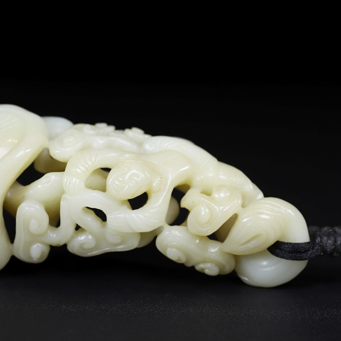 A Exquisite Hotan Jade Ruyi - 3