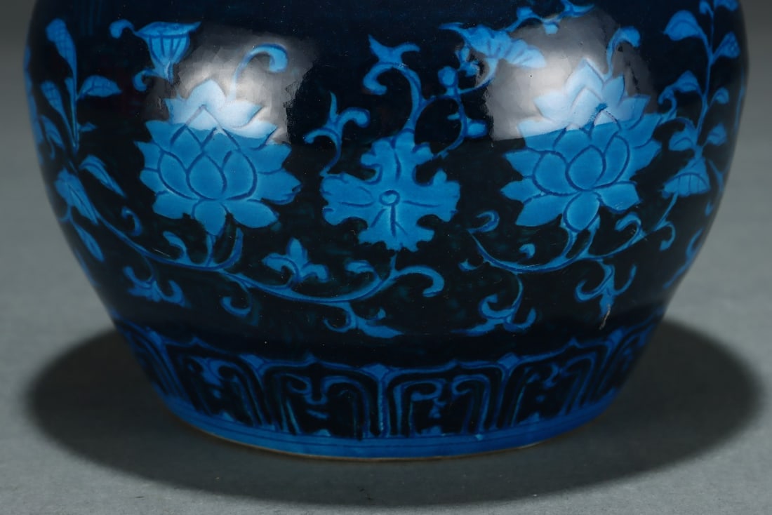 A Exquisite Peacock Blue Glazed Lotus Pattern Jar - 6