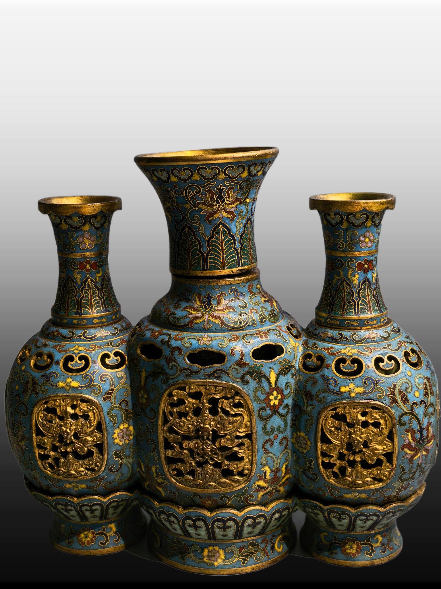 A Exquisite Cloisonne Lotus Pattern Vase: A Exquisite Cloisonne Lotus Pattern Vase,Qing Dynasty, China,Qianlong Four-character Mark,Size:6.7inx2.8inx5.9in,Weight:1379g