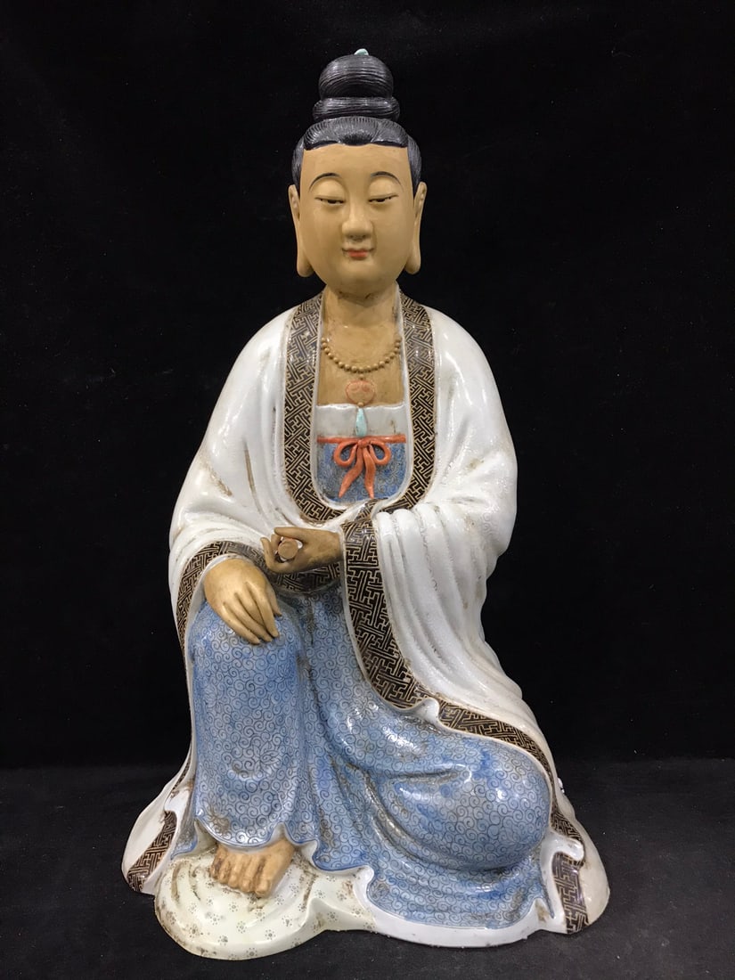 A Exquisite Famille-Rose Statue of Avalokitesvara Ornament: A Exquisite Famille-Rose Statue of Avalokitesvara Ornament,Republic of China,With Mark,Size:19.7in 粉彩观音摆件,民国,带款