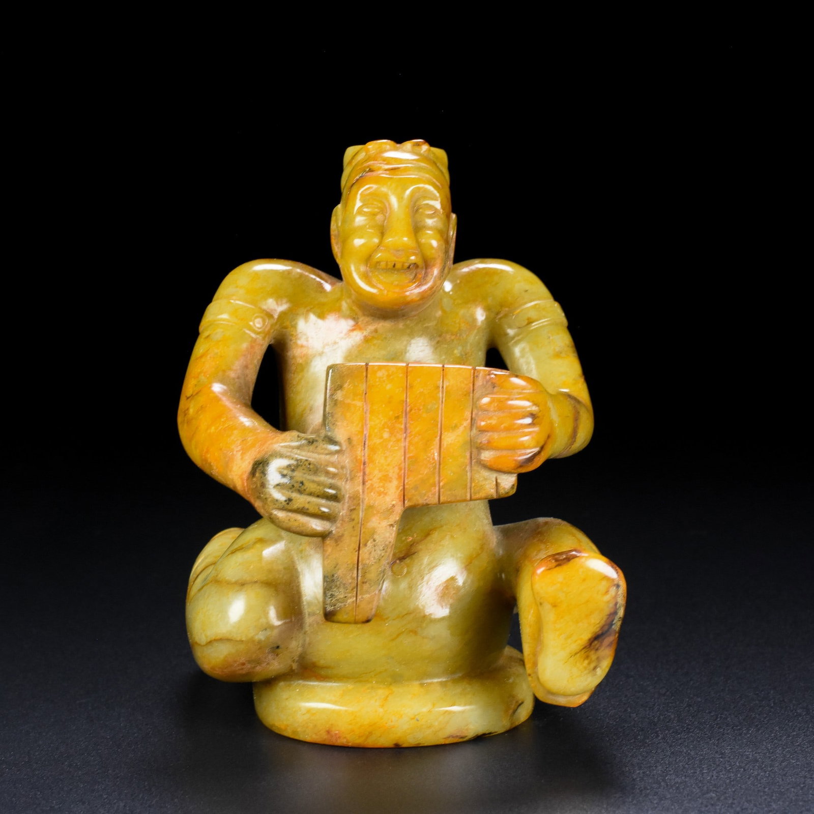 A Exquisite Hotan Jade Figures Ornament: A Exquisite Hotan Jade Figures Ornament,Han Dynasty, China,Size:2.8inx2.4inx3.9in,Weight:546g 和田玉人形摆件,中国汉代