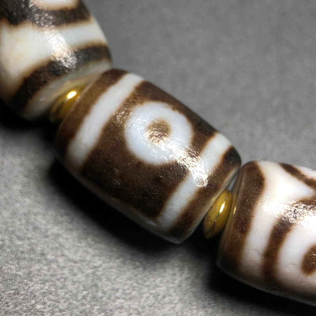 A Exquisite Dzi bead Bracelets - 10
