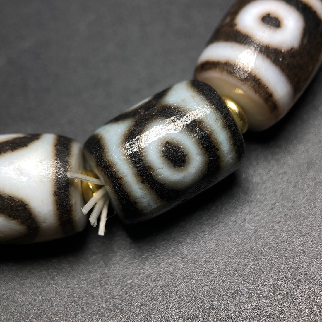 A Exquisite Dzi bead Bracelets - 8