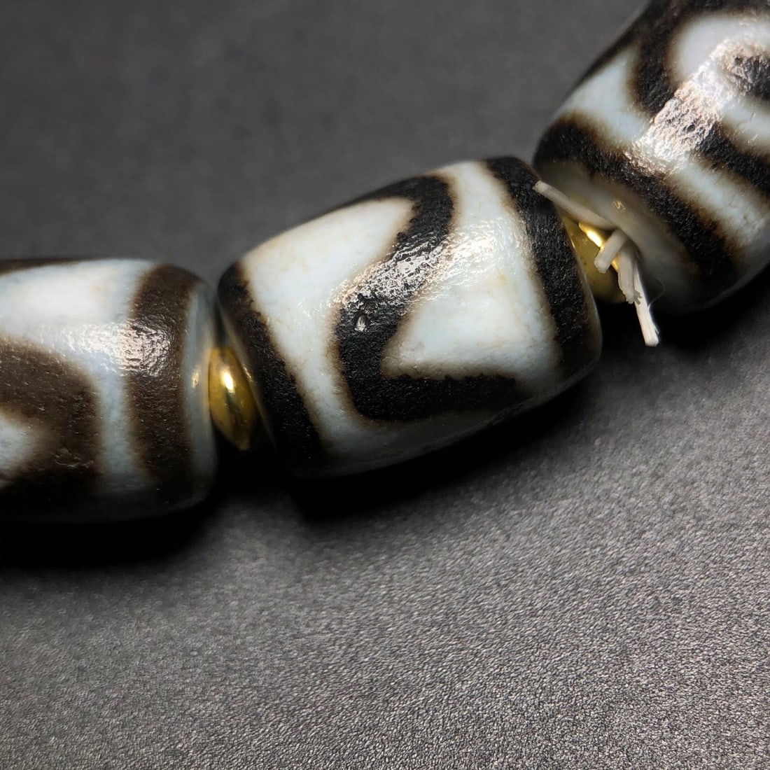 A Exquisite Dzi bead Bracelets - 9