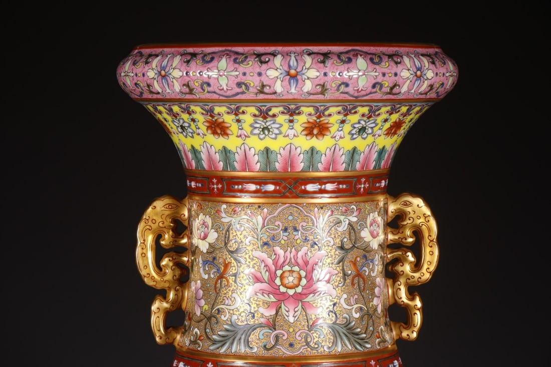 A Exquisite Enamel Lotus Pattern Landscape Pattern Vase - 2