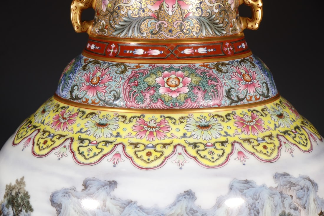 A Exquisite Enamel Lotus Pattern Landscape Pattern Vase - 3