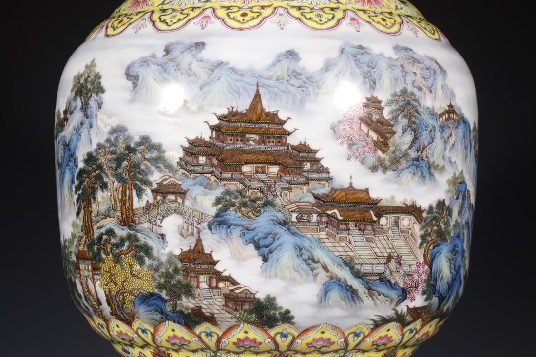 A Exquisite Enamel Lotus Pattern Landscape Pattern Vase - 4