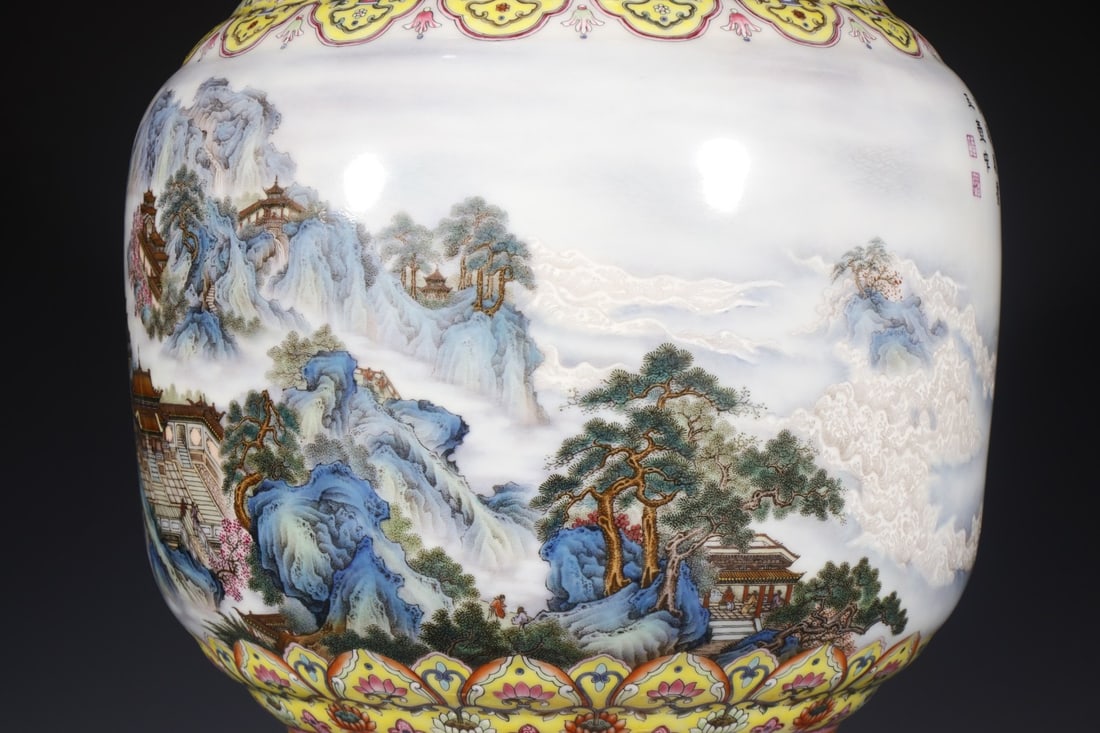 A Exquisite Enamel Lotus Pattern Landscape Pattern Vase - 7