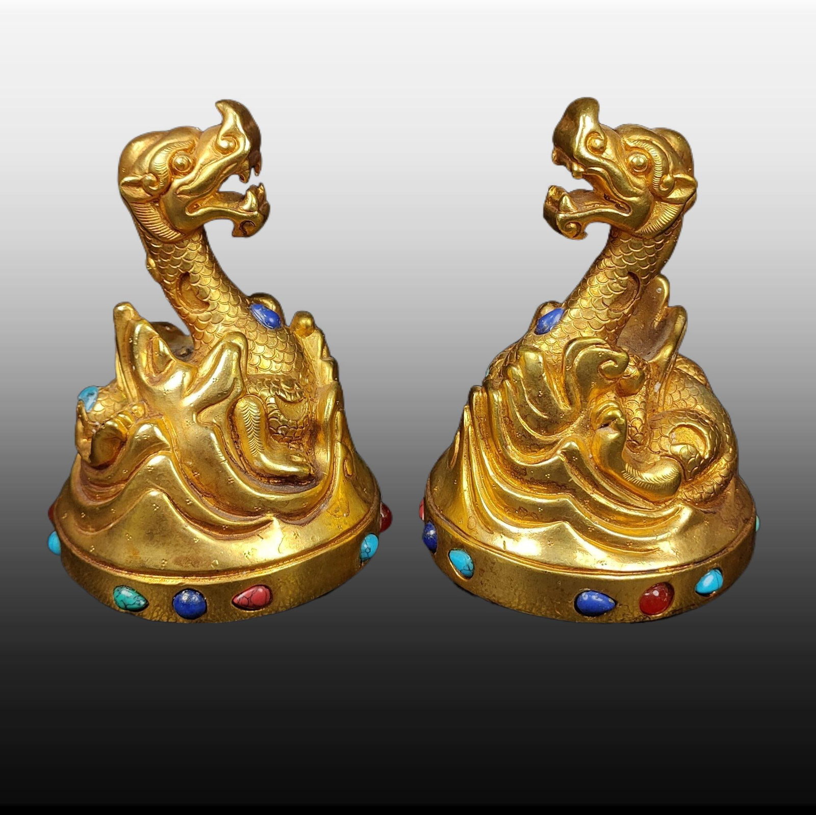A Exquisite Gilt Bronze Inlaid Gems Dragon Paper Weight: A Exquisite Gilt Bronze Inlaid Gems Dragon Paper Weight,Han Dynasty, China,Size:3.9inx2.4in,Weight:850g