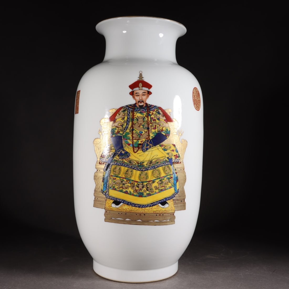 Famille-Rose Gilt Figures Pattern Vase: Famille-Rose Gilt Figures Pattern Vase,Qing Dynasty, China,Kangxi Four-character Mark,Size:16.7inx6.3inx5.7in 粉彩鎏金人物纹瓶,中国清&
