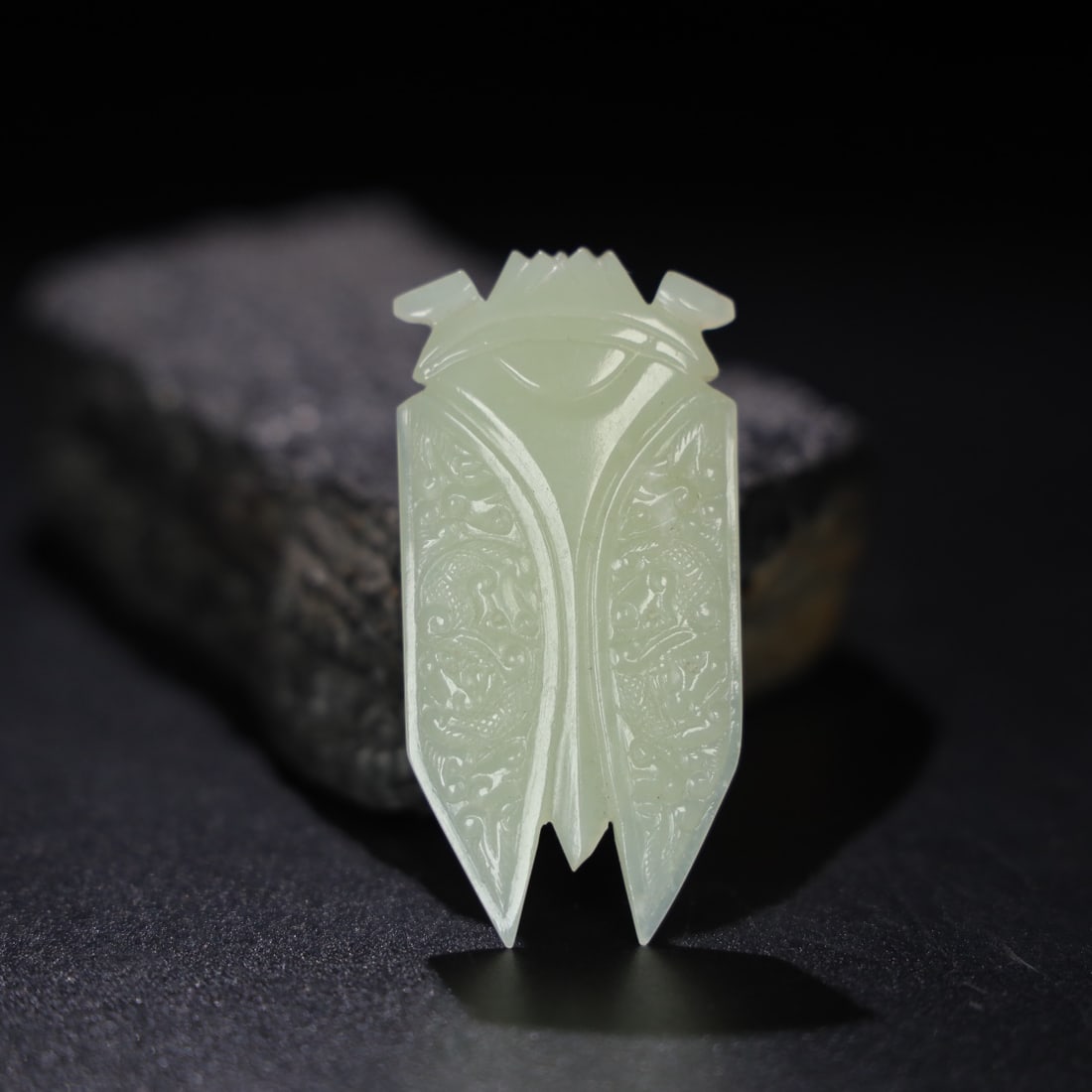 A Exquisite Hotan Jade Cicada Ornament: A Exquisite Hotan Jade Cicada Ornament,Qing Dynasty, China,Size:2.6inx1.3inx0.3in,Weight:25.3g 和田玉蝉摆件,中国清代