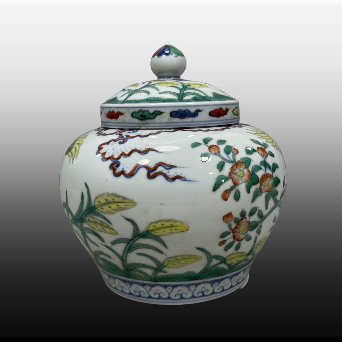 A Exquisite Doucai Eagle Pattern Jar - 2
