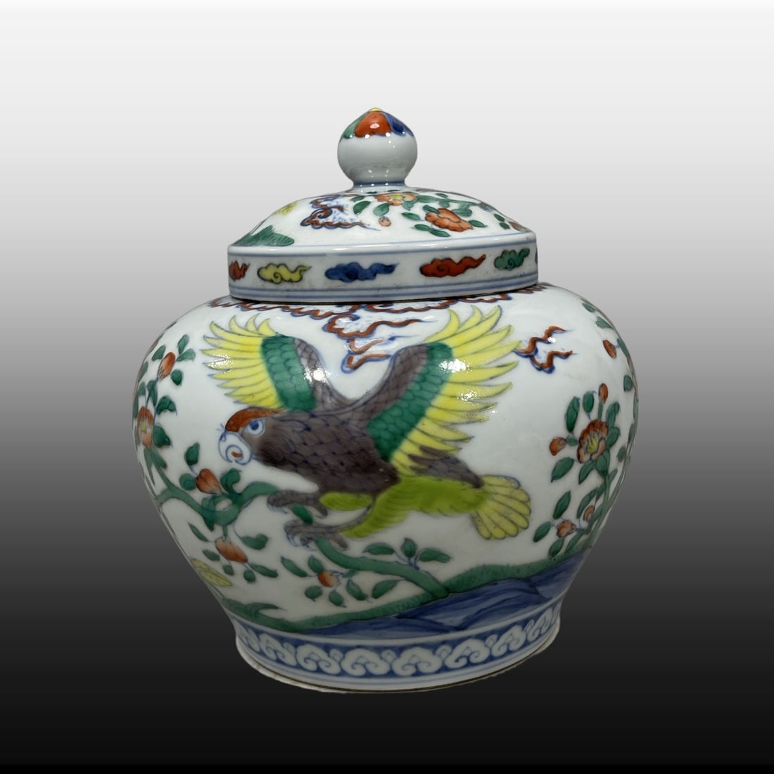 A Exquisite Doucai Eagle Pattern Jar - 3