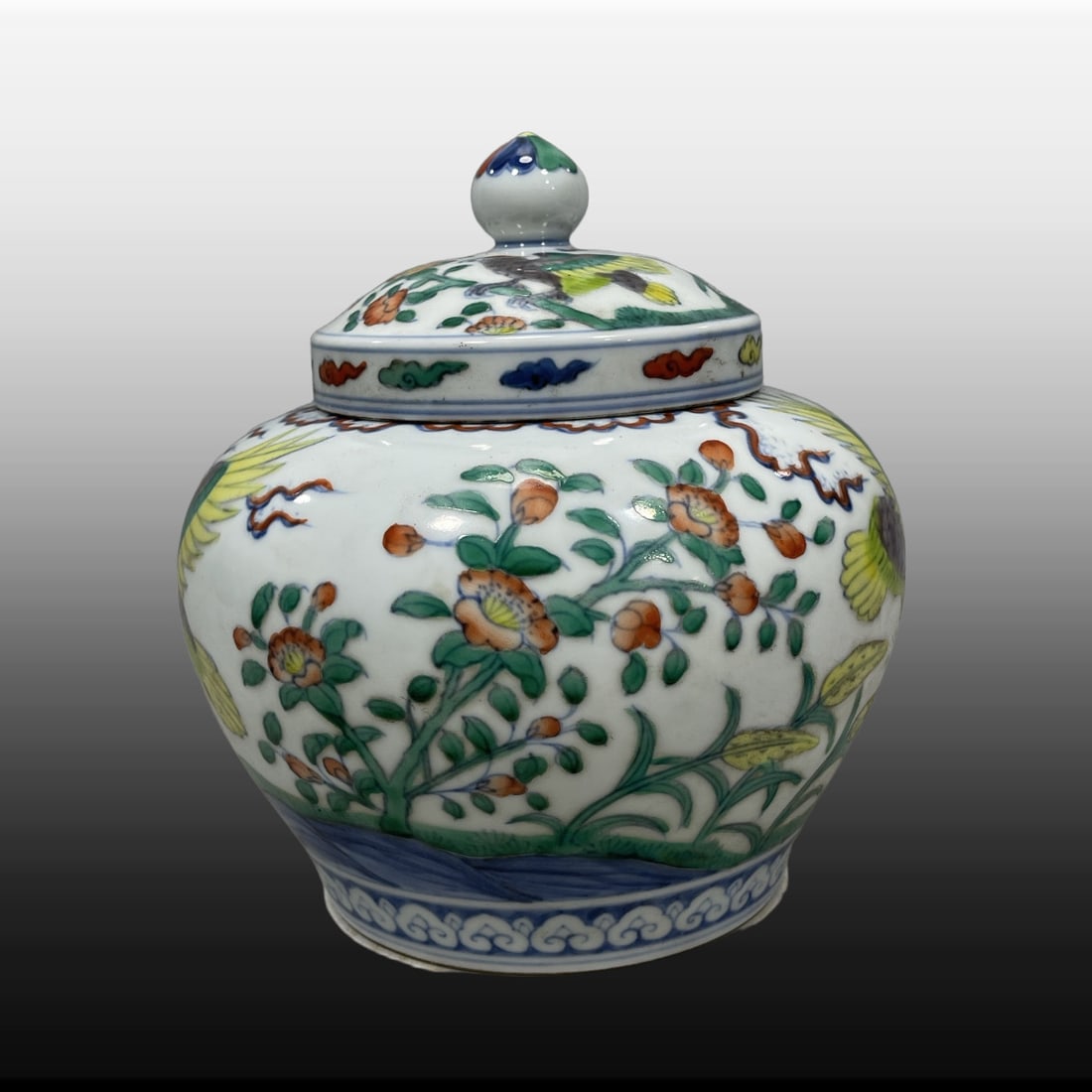 A Exquisite Doucai Eagle Pattern Jar - 4