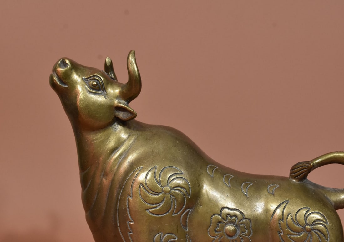A Exquisite Gilt Bronze Buffalo Ornament - 4