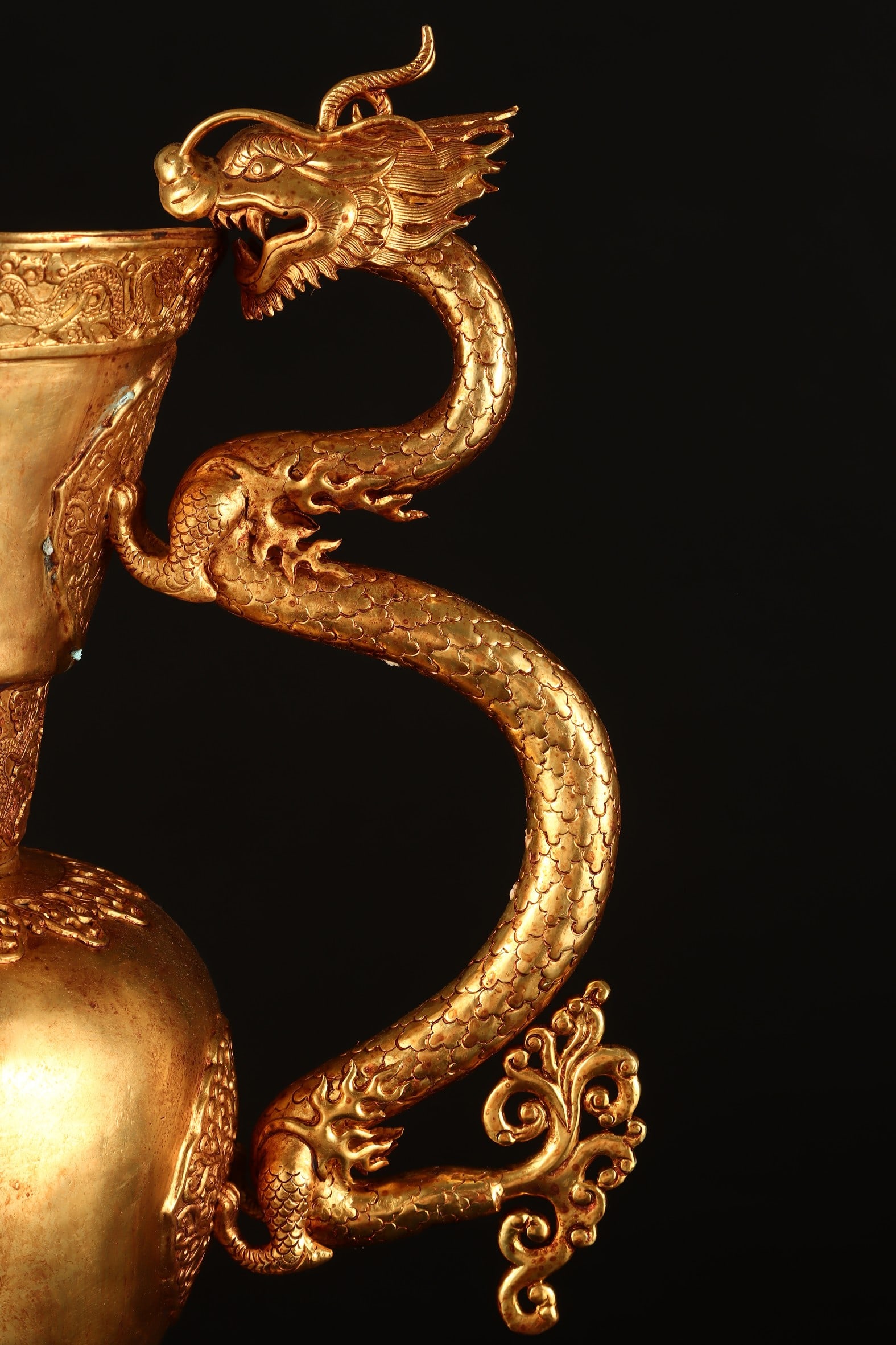 A Exquisite Gilt Bronze Dragon Handle Ewer - 8