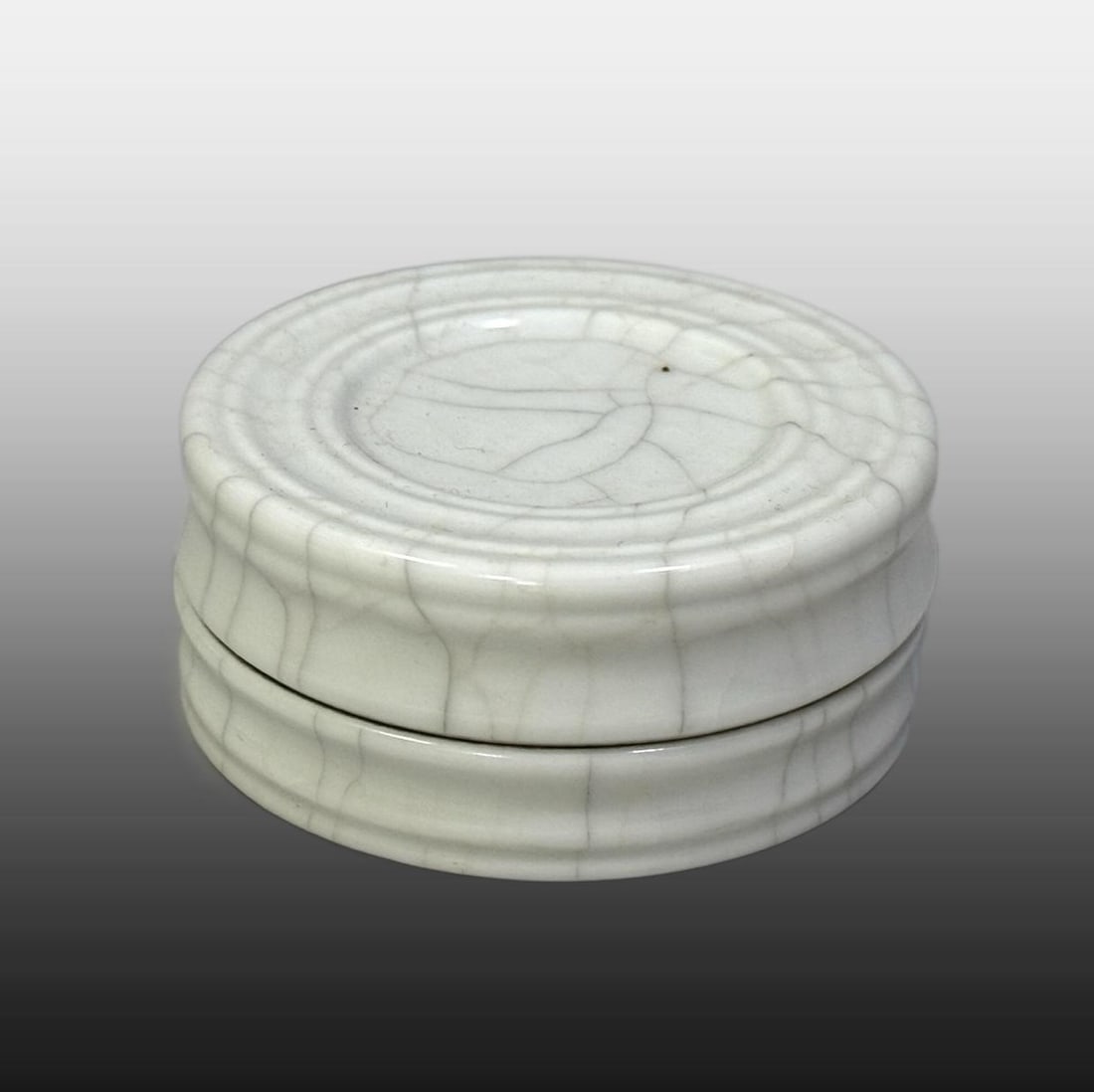 A Exquisite White Glaze Seal Box - 2