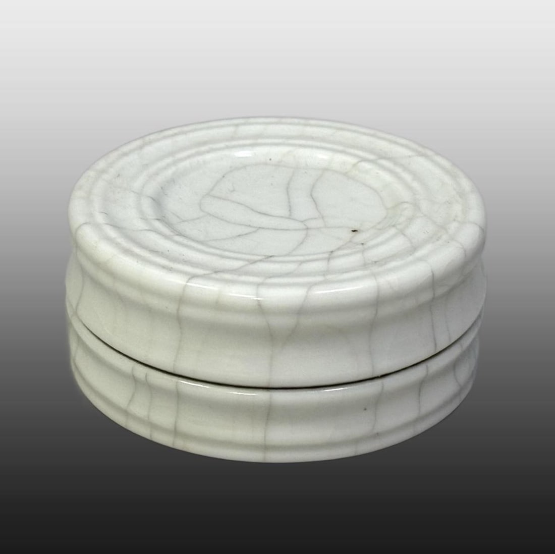 A Exquisite White Glaze Seal Box - 3