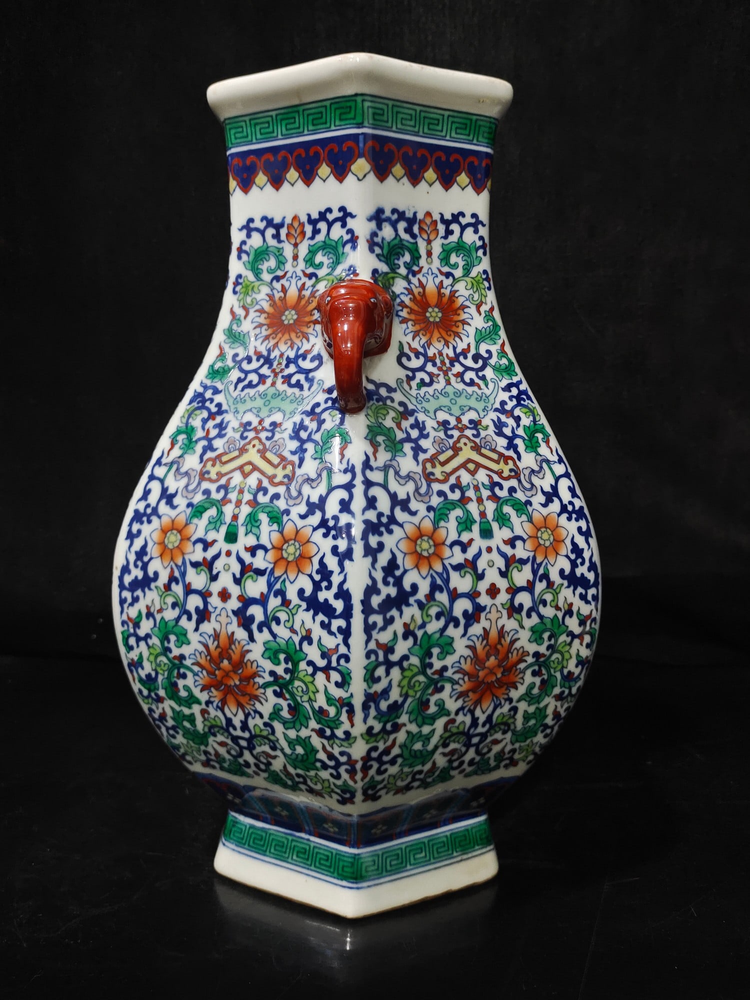 A Exquisite Doucai Lotus Pattern Double-Ears Vase - 2