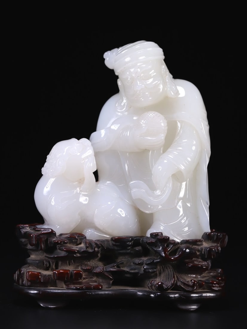 A Exquisite Hotan Jade Figures Ornament: A Exquisite Hotan Jade Figures Ornament,Qing Dynasty, China,Size:5.1inx3.4inx1.6in,Weight:416g 和田玉人物摆件,中国清代