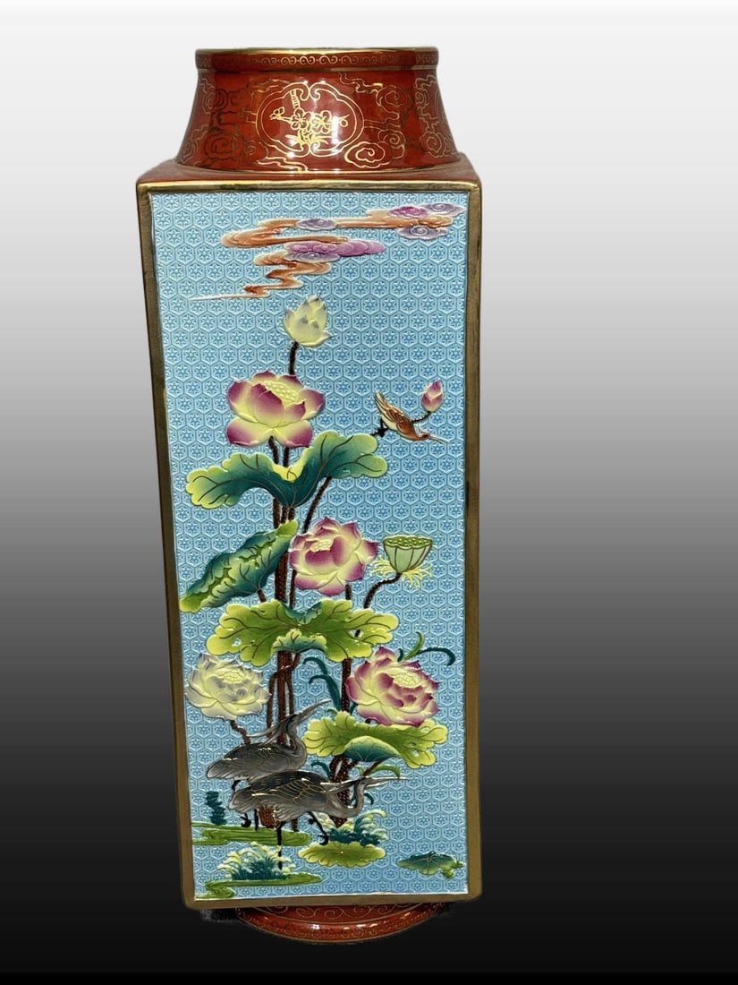 A Exquisite Famille-Rose Painted Gold Lotus Leaf Pattern Vase: A Exquisite Famille-Rose Painted Gold Lotus Leaf Pattern Vase,Qing Dynasty, China,Qianlong Six-character Mark,Size:18.9inx7.1in