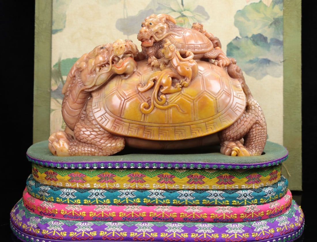 A Exquisite Shoushan Stone Dragon and Tortoise Ornament: A Exquisite Shoushan Stone Dragon and Tortoise Ornament,Qing Dynasty, China,With Mark,Size:9.3inx5.9inx5.1in,Weight:4330g