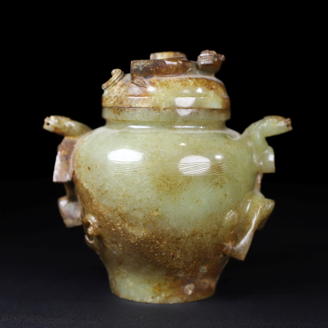 A Exquisite Hotan Jade Dragon Jar: A Exquisite Hotan Jade Dragon Jar,Han Dynasty, China,Size:4.7inx4.9inx3.5in,Weight:485.9g 和田玉龙罐,中国汉代