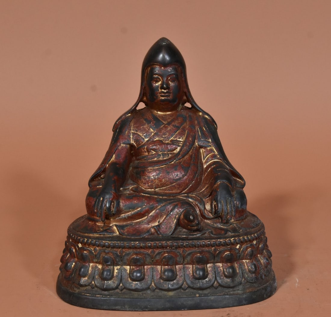 A Exquisite Coppery Buddha Statue Ornament: A Exquisite Coppery Buddha Statue Ornament,Ming Dynasty, China,Size:5.9inx5.3in,Weight:675g 铜制佛像摆件,中国明代