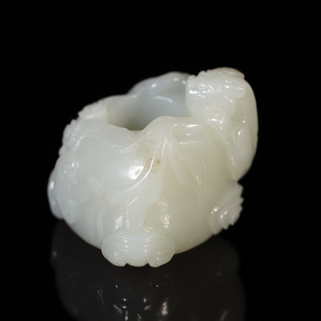 A Exquisite Hotan Jade Dragon Thumb Ring - 3