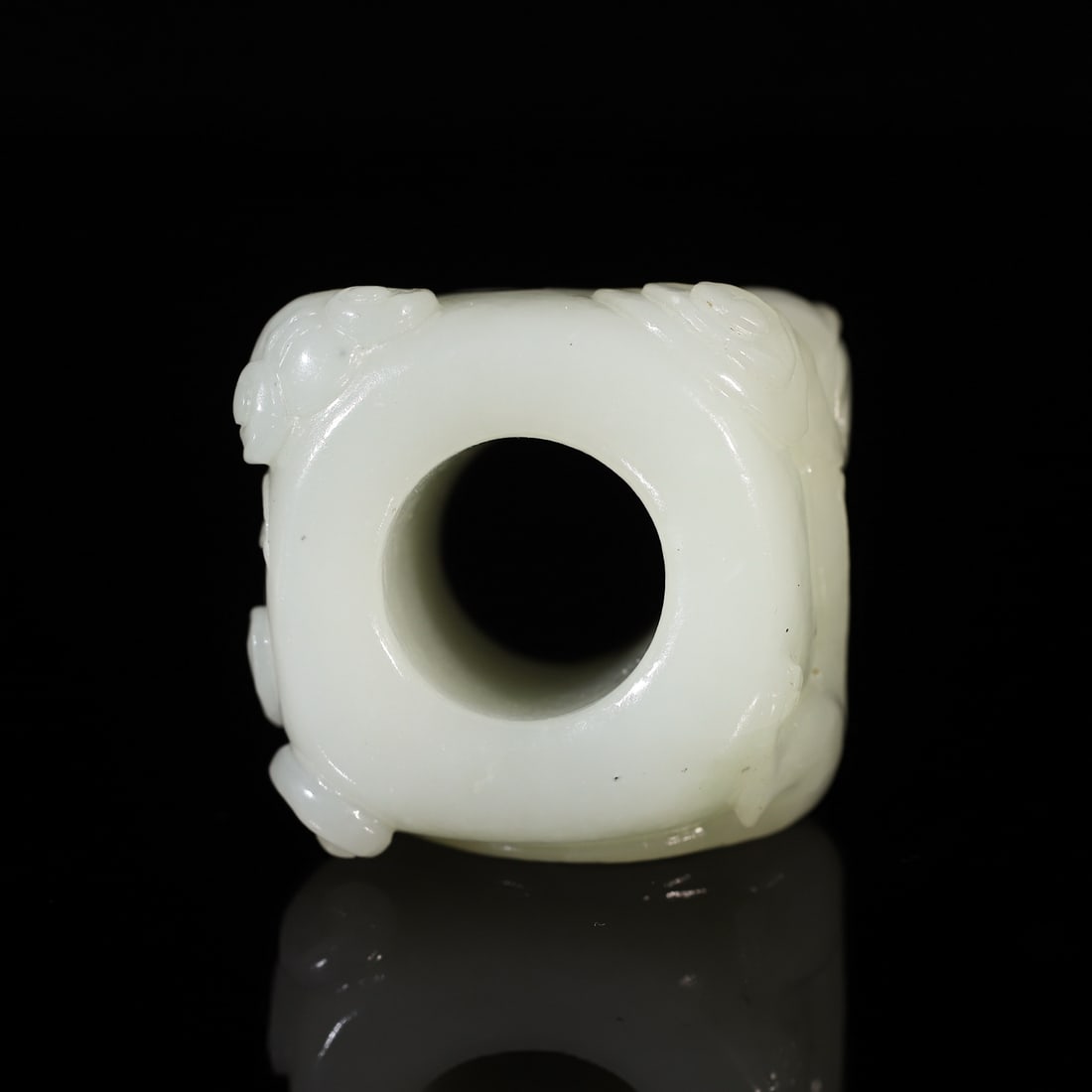A Exquisite Hotan Jade Dragon Thumb Ring - 9