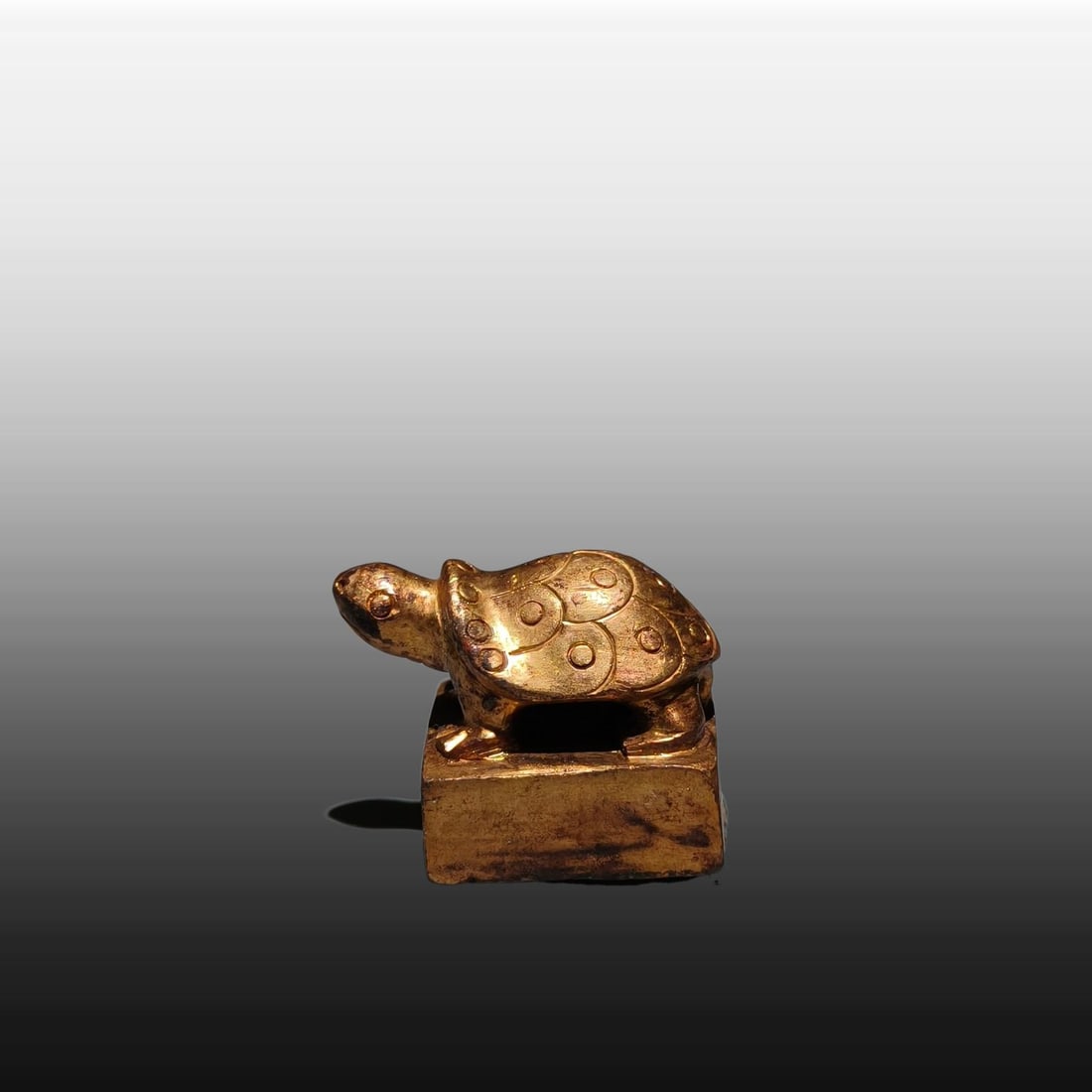 A Exquisite Gilt Bronze Turtle Seal - 5