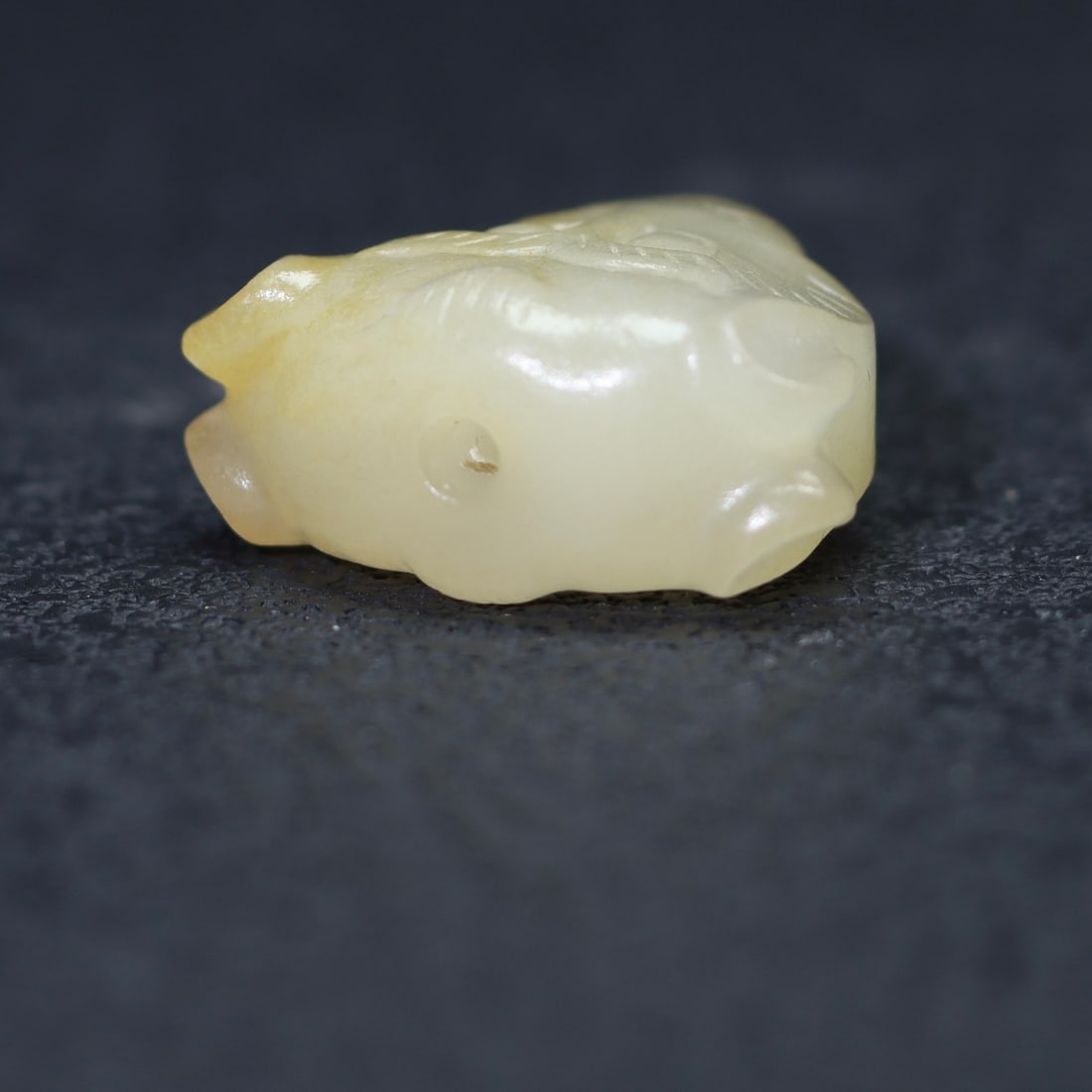 A Exquisite Hotan Jade Cicada: A Exquisite Hotan Jade Cicada,Han Dynasty, China,Size:1.3inx0.8inx0.4in ,Weight:9.4g 和田玉蝉,中国汉代