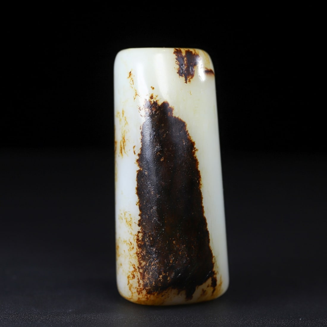 A Exquisite Hotan Jade Handheld Carving: A Exquisite Hotan Jade Handheld Carving,Han Dynasty, China,Size:3.2inx1.5inx1.5in,Weight:220.6g 和田玉手把件,中国汉代