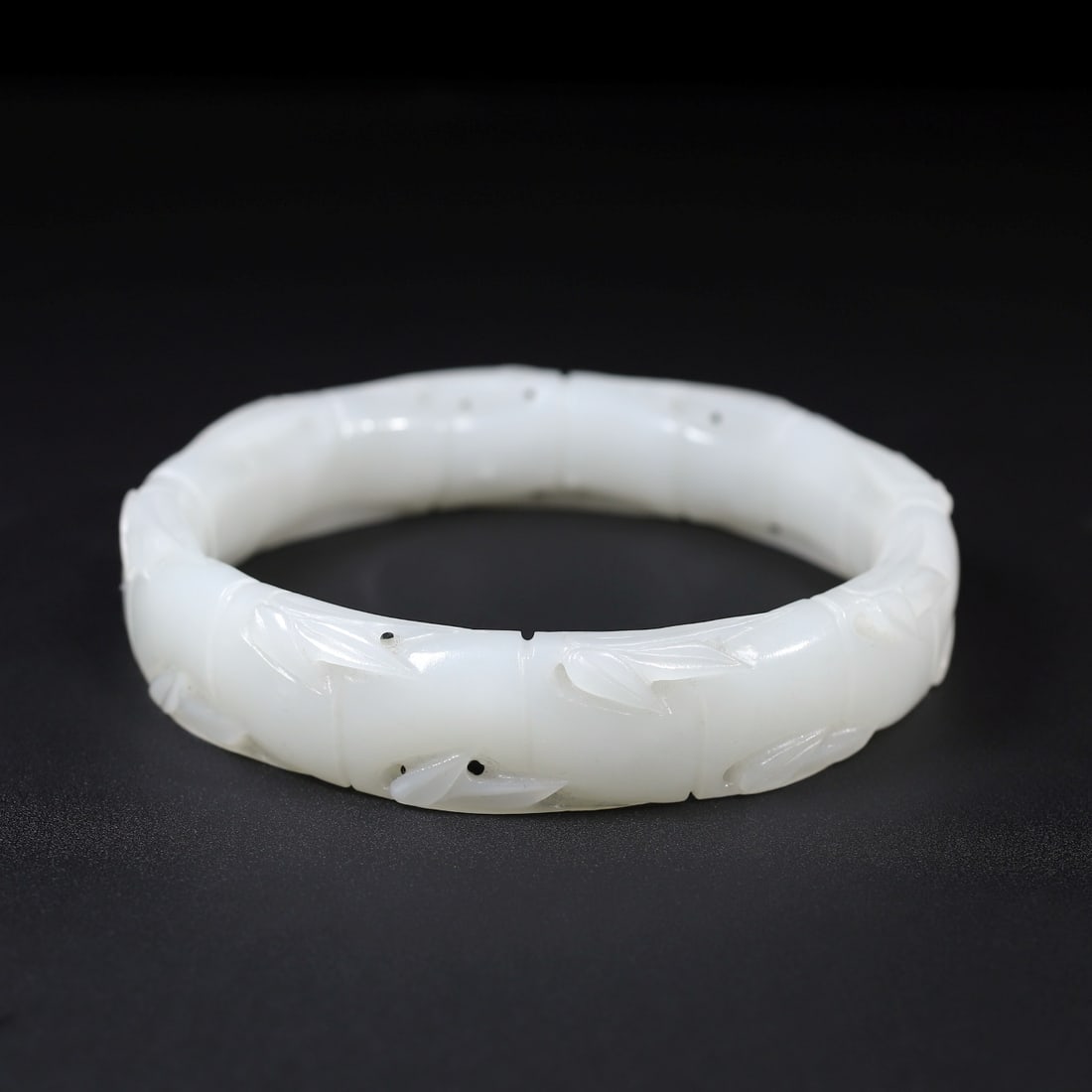A Exquisite Hotan Jade Bracelets (1 of 8)
