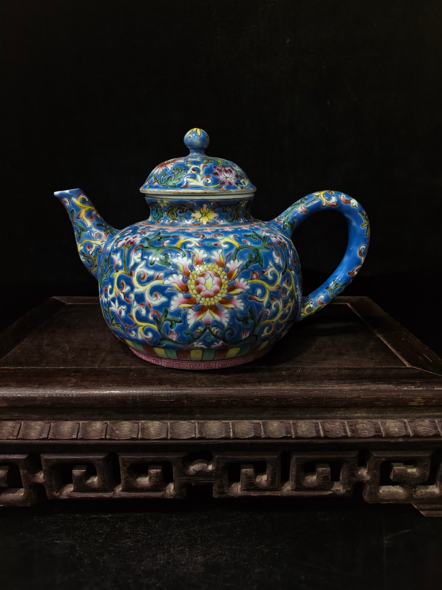 A Exquisite Enamel Lotus Pattern Ewer: A Exquisite Enamel Lotus Pattern Ewer,Qing Dynasty, China,Yongzheng Four-character Mark,Size:5.5inx7.9inx4.7inx2.4in