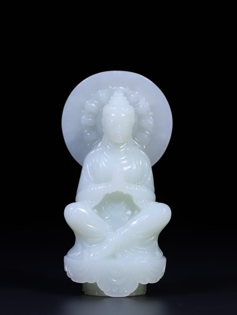 A Exquisite Hotan Jade Buddha statue Ornament: A Exquisite Hotan Jade Buddha statue Ornament,Qing Dynasty, China,Size:3.7inx1.8inx1.2in,Weight:143.6g 和田玉佛像摆件,中国清代