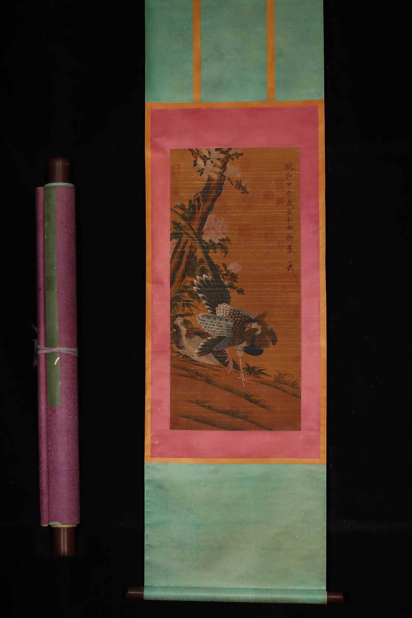 A Chinese Vertical Scroll Ink Painting of Flower and Bird on Silk: A Chinese Vertical Scroll Ink Painting of Flower and Bird on Silk,Song Dynasty, China,Emperor Huizong of Song,without frame size:31.5inx14.6in