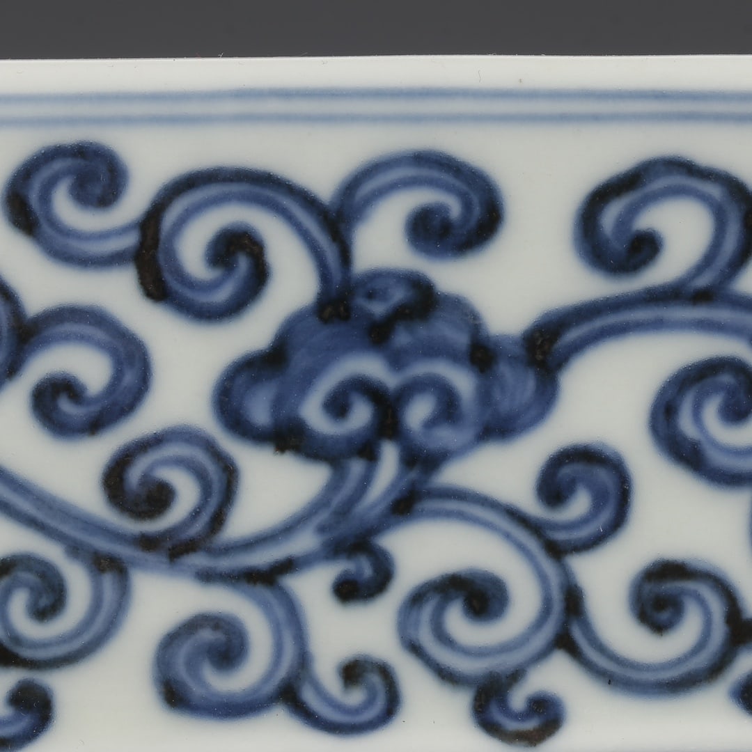 A Exquisite Blue and White Ganoderma lucidum Pattern Basin - 7