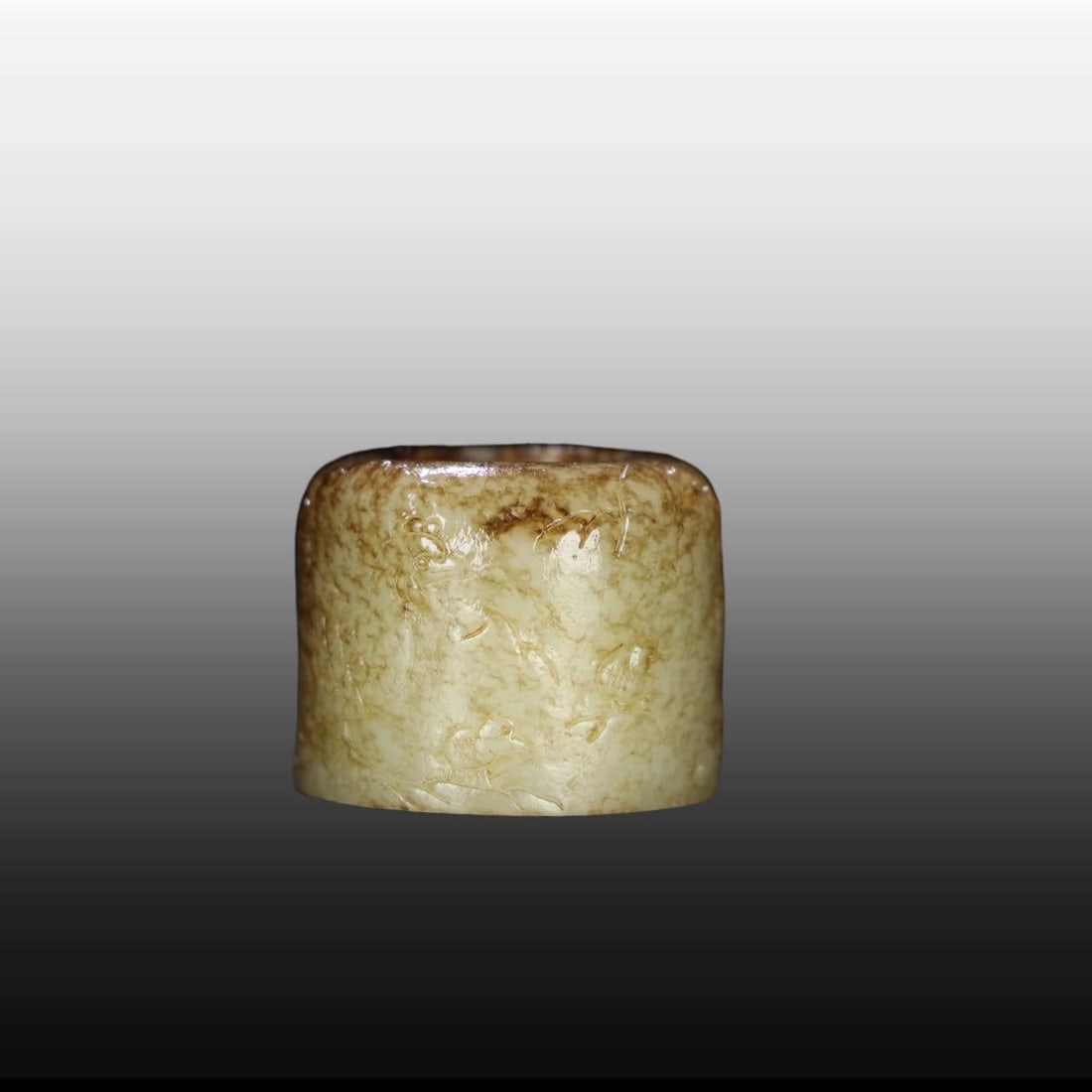 A Exquisite Hotan Jade Thumb Ring - 2