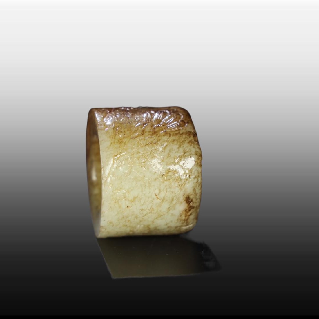 A Exquisite Hotan Jade Thumb Ring - 8
