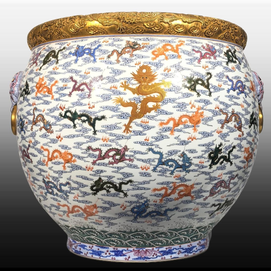 A Exquisite Enamel Painted Gold Dragon Pattern Vat: A Exquisite Enamel Painted Gold Dragon Pattern Vat,Qing Dynasty, China,Qianlong Four-character Mark,Size:19.7inx19.7inx23.2inx13.2in 珐琅彩描金龙纹缸,&#