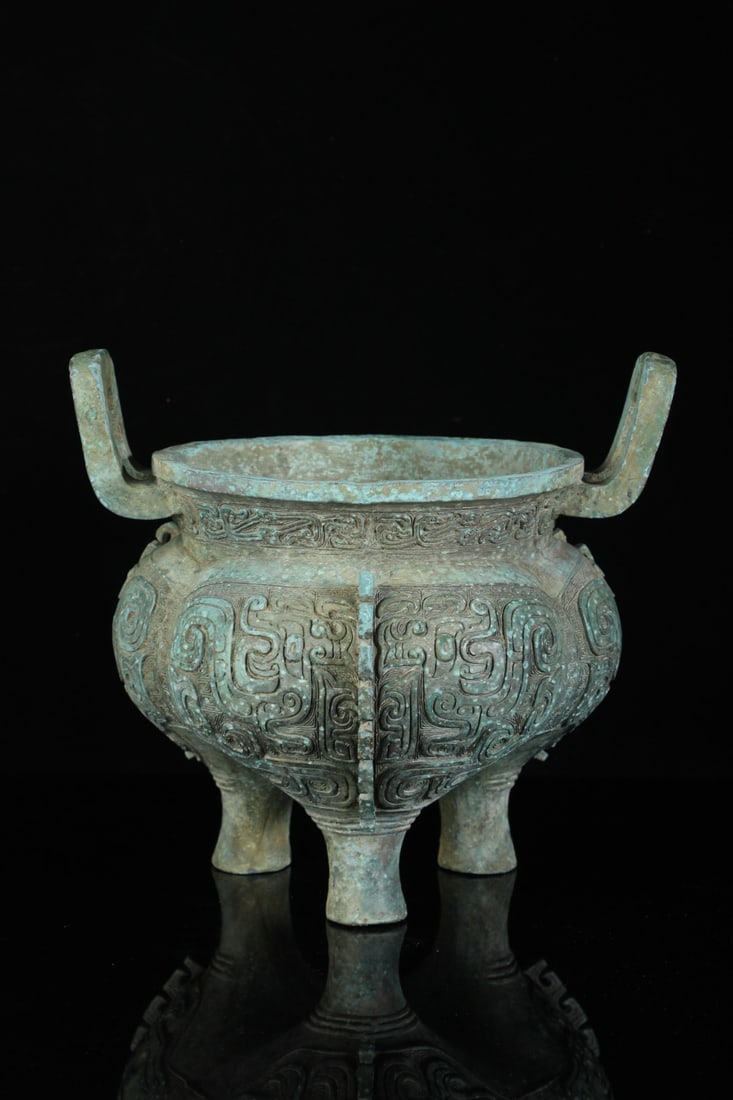 A Exquisite Bronze Beast-Face Pattern Censer: A Exquisite Bronze Beast-Face Pattern Censer,Han Dynasty, China,Size:10.6inx11.8in,Weight:5200g 青铜兽面纹炉,中国汉代