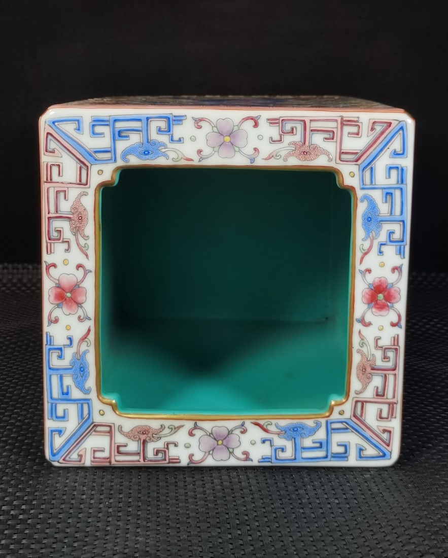 A Exquisite Enamel Dragon and Phoenix Pattern Brush Pot - 5