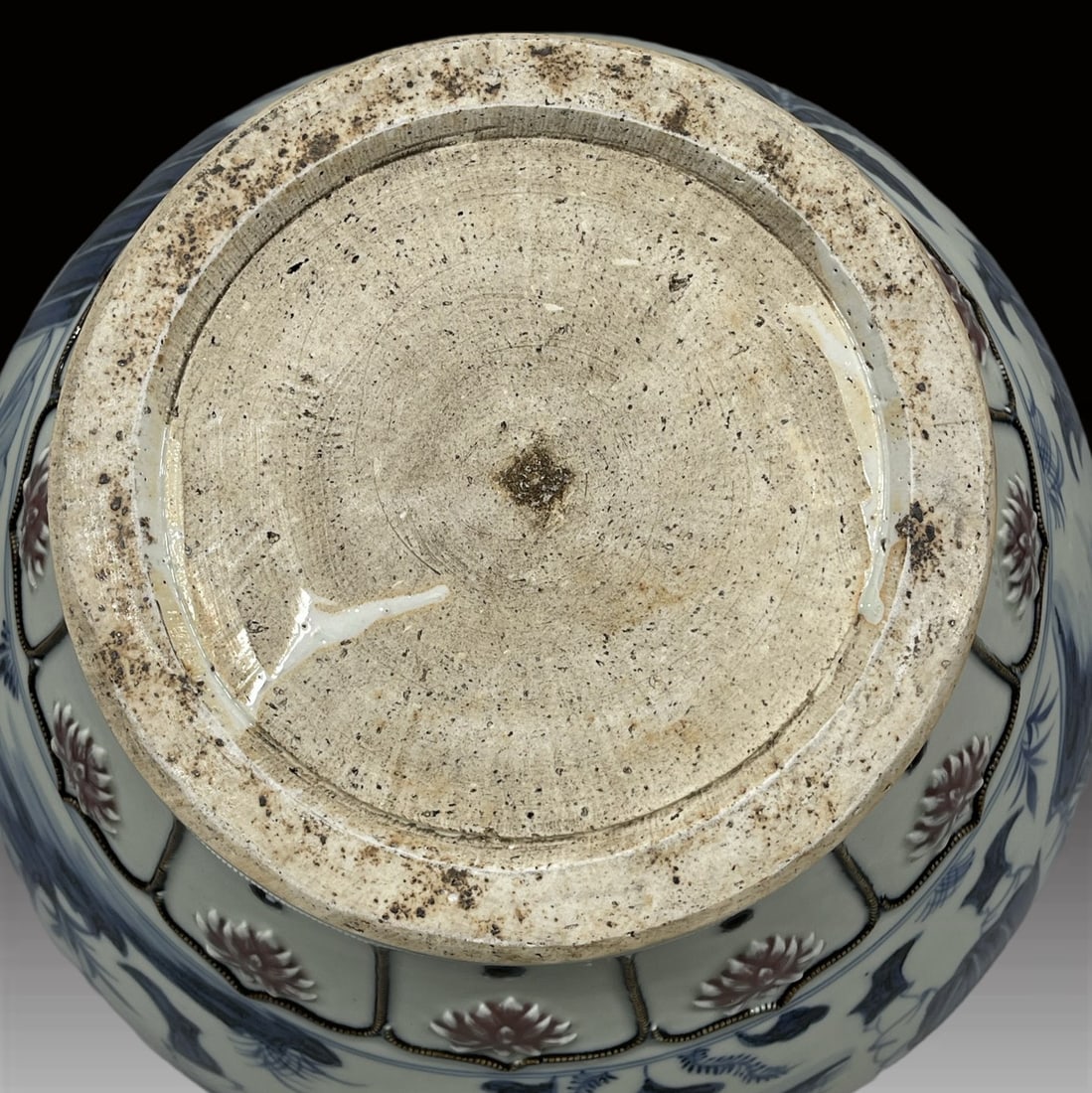 A Exquisite Blue and White Figures Pattern Vase - 9
