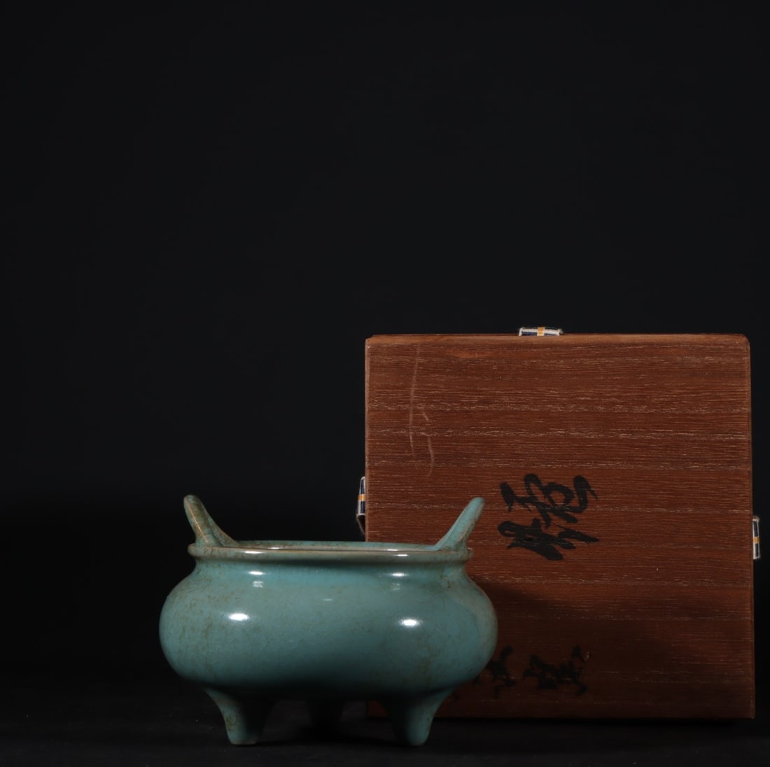 A Exquisite Ru yao Sky Blue Glazed Tripod Censer: A Exquisite Ru yao Sky Blue Glazed Tripod Censer,Song Dynasty, China,Size:2.9inx4.1in 汝窑天青釉三足炉,中国宋代