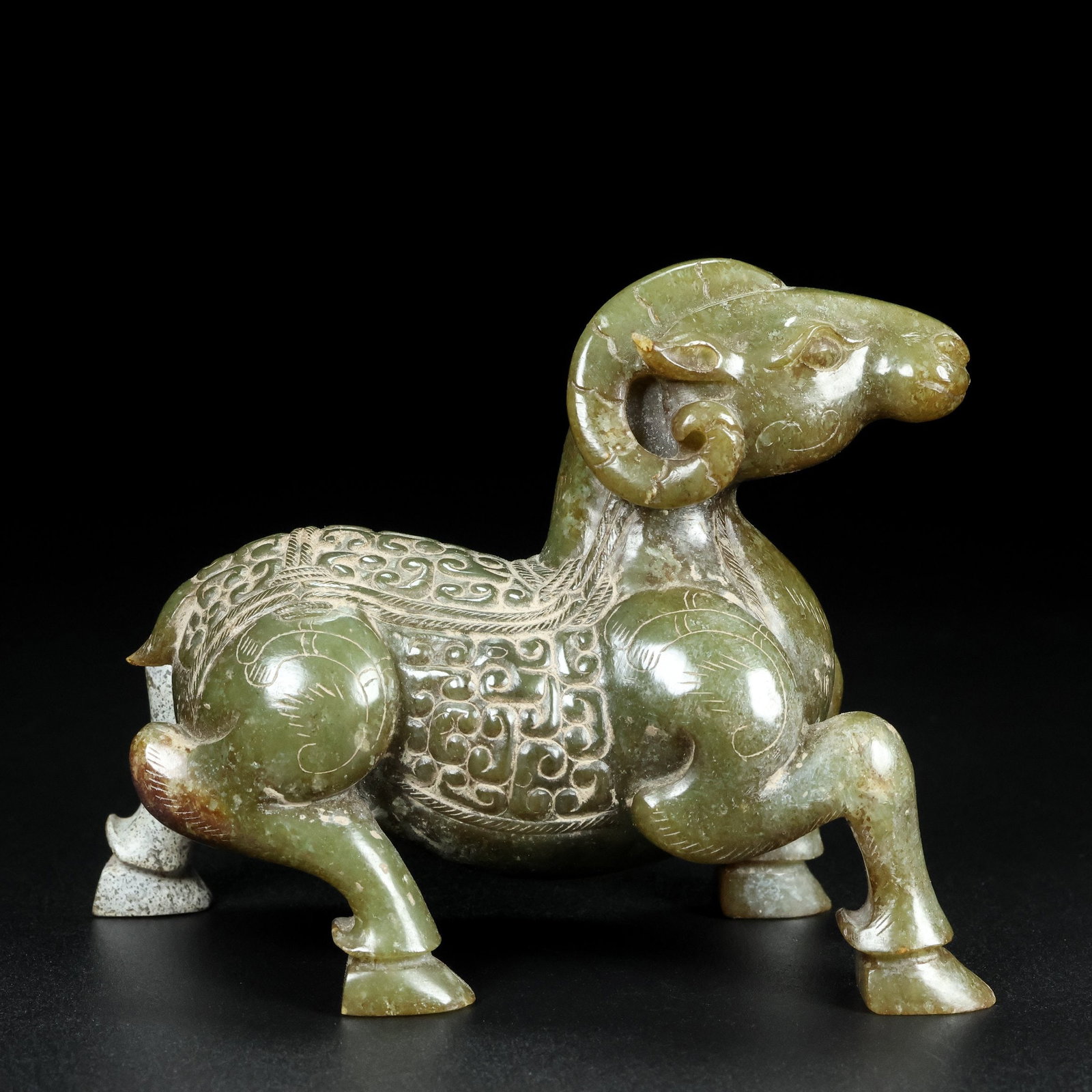 A Exquisite Hotan Jade Sheep Ornament: A Exquisite Hotan Jade Sheep Ornament,Han Dynasty, China,Size:4.7inx2.2inx3.5in,Weight:418g 和田玉羊摆件,中国汉代
