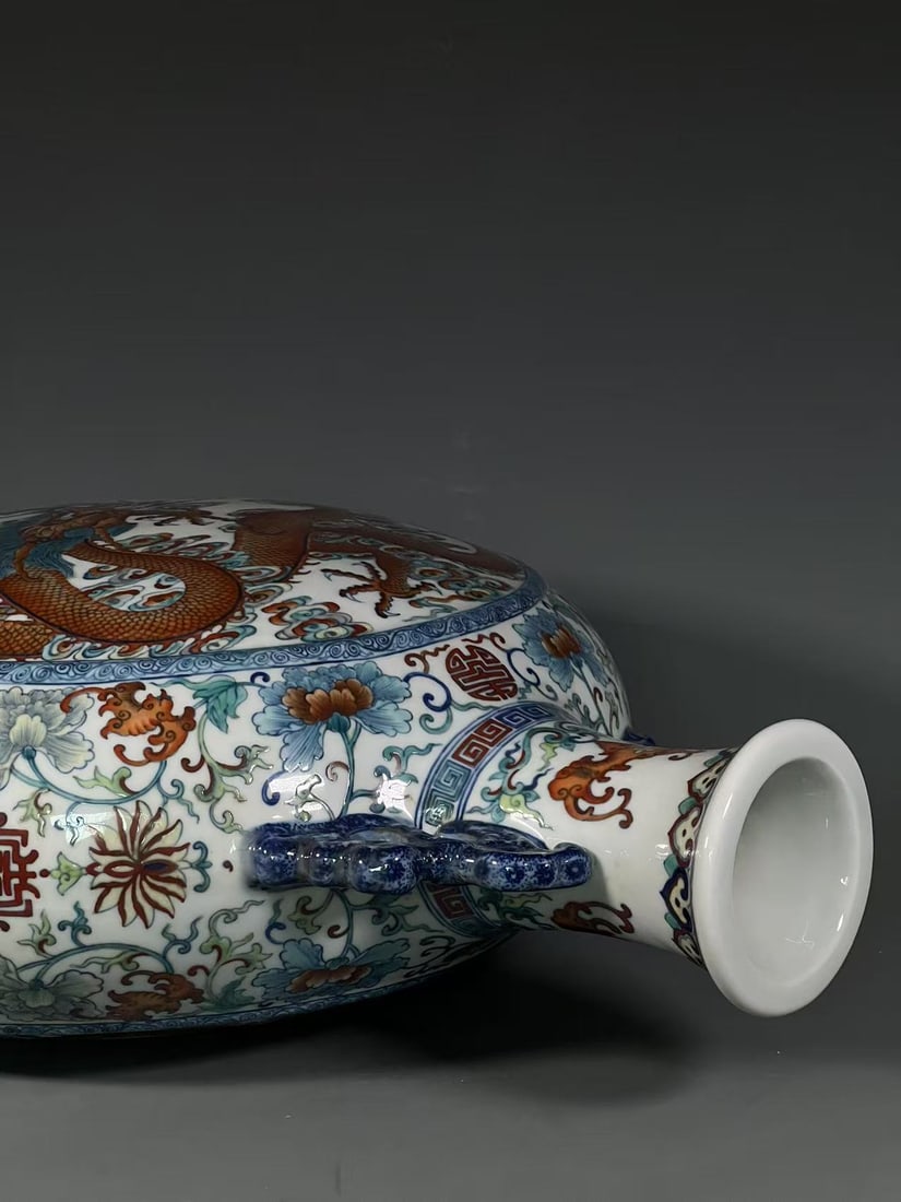 A Exquisite Doucai Iron-Red Dragon Pattern Vase - 8