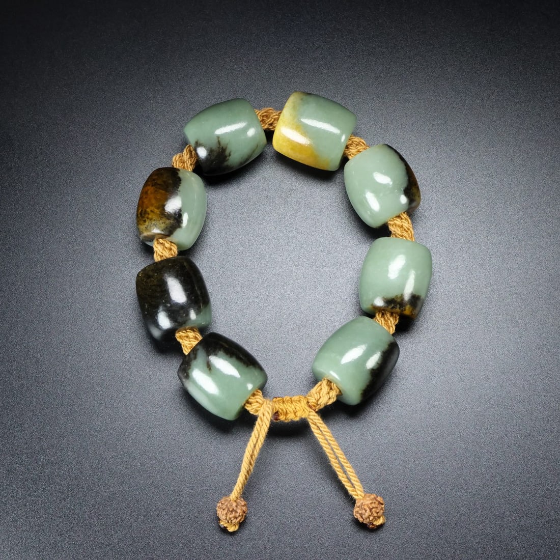 A Exquisite Hotan Jade Bracelets (1 of 9)