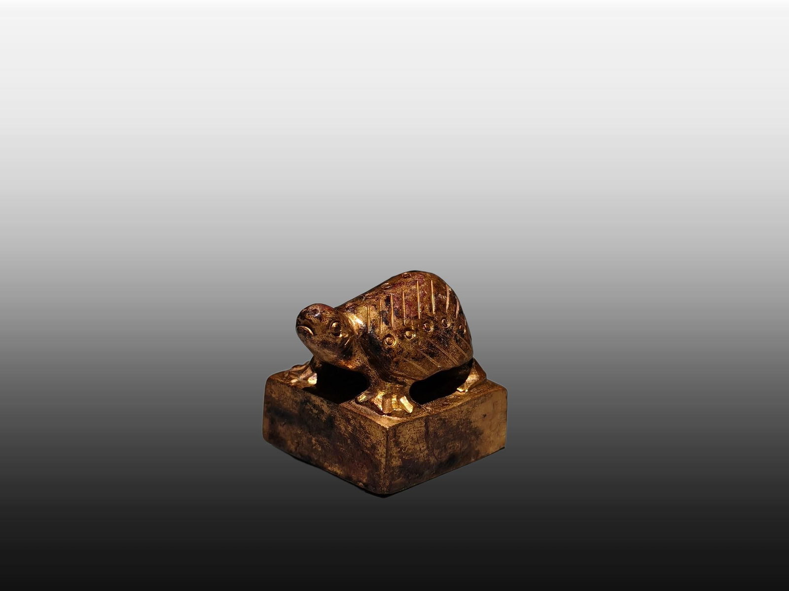 A Exquisite Gilt Bronze Turtle Seal - 4